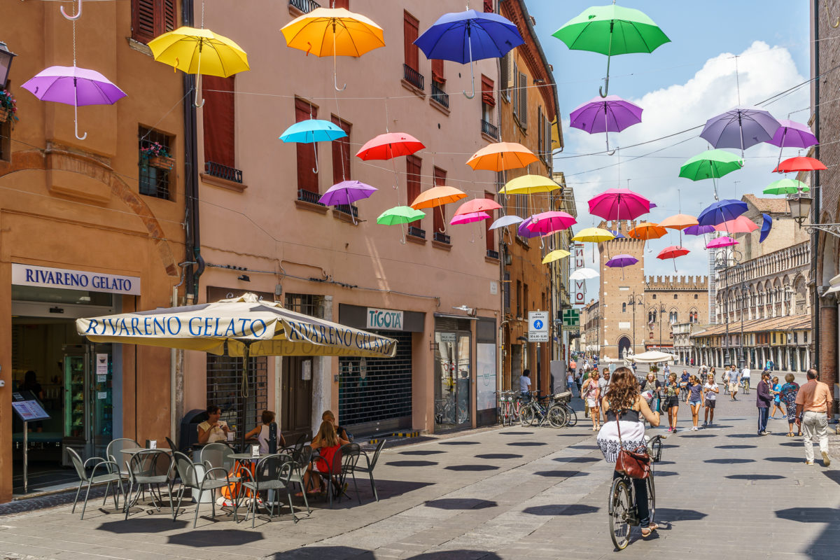 Ferrara es "la ciudad de las bicicletas" en Italia