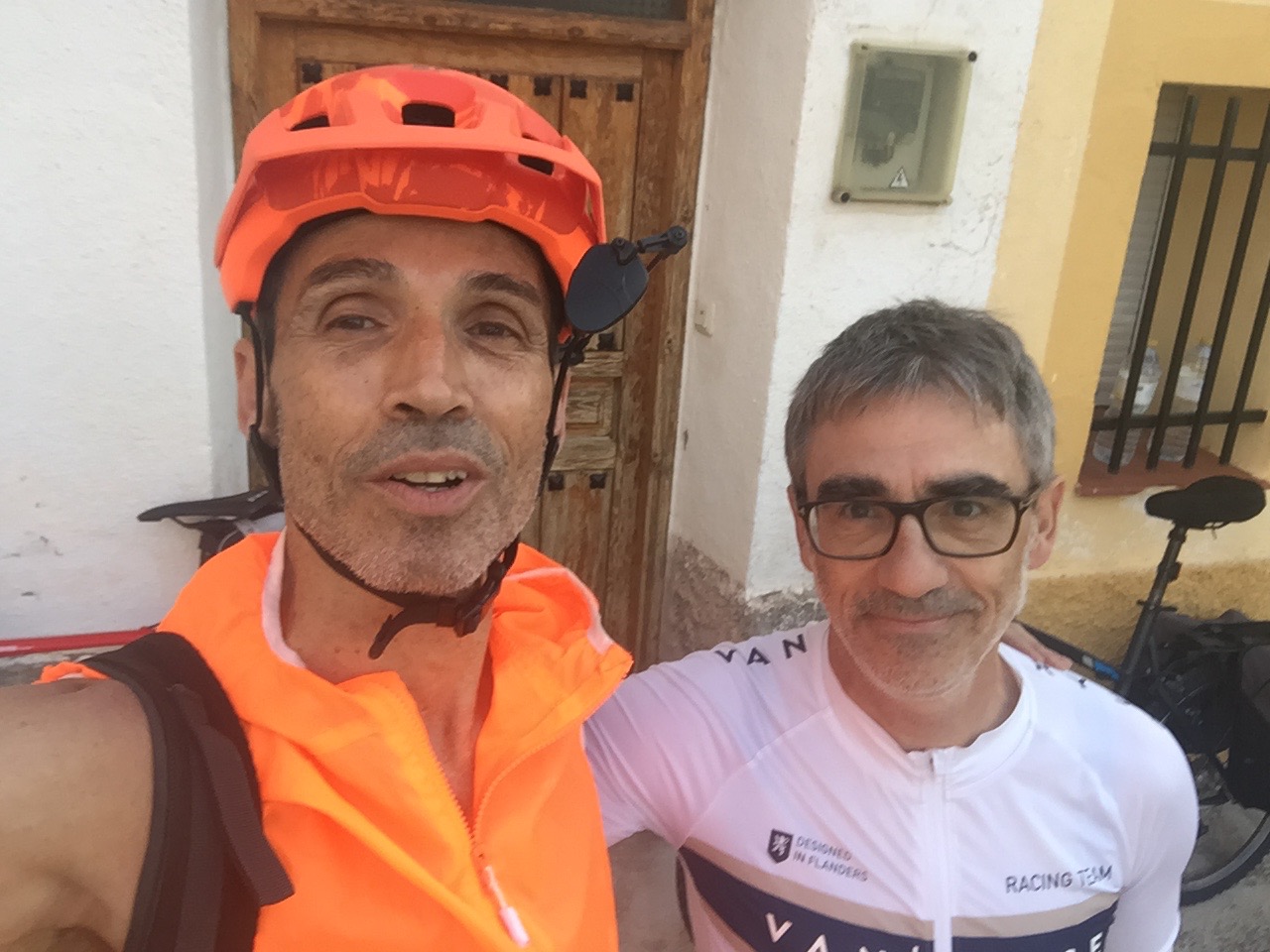 Epi y yo justo antes de salir hacia Montañas Vacías, desde San Pedro Palmiches, el 3 de Julio de 2023